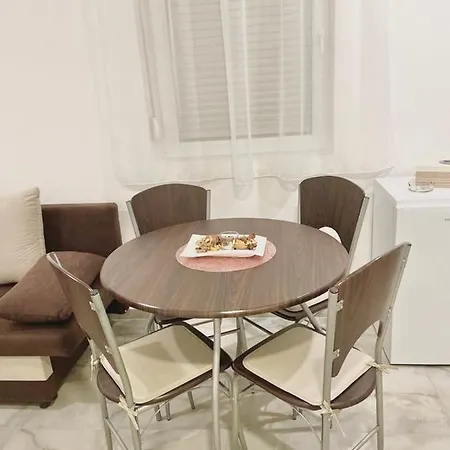 Easy Apartment *